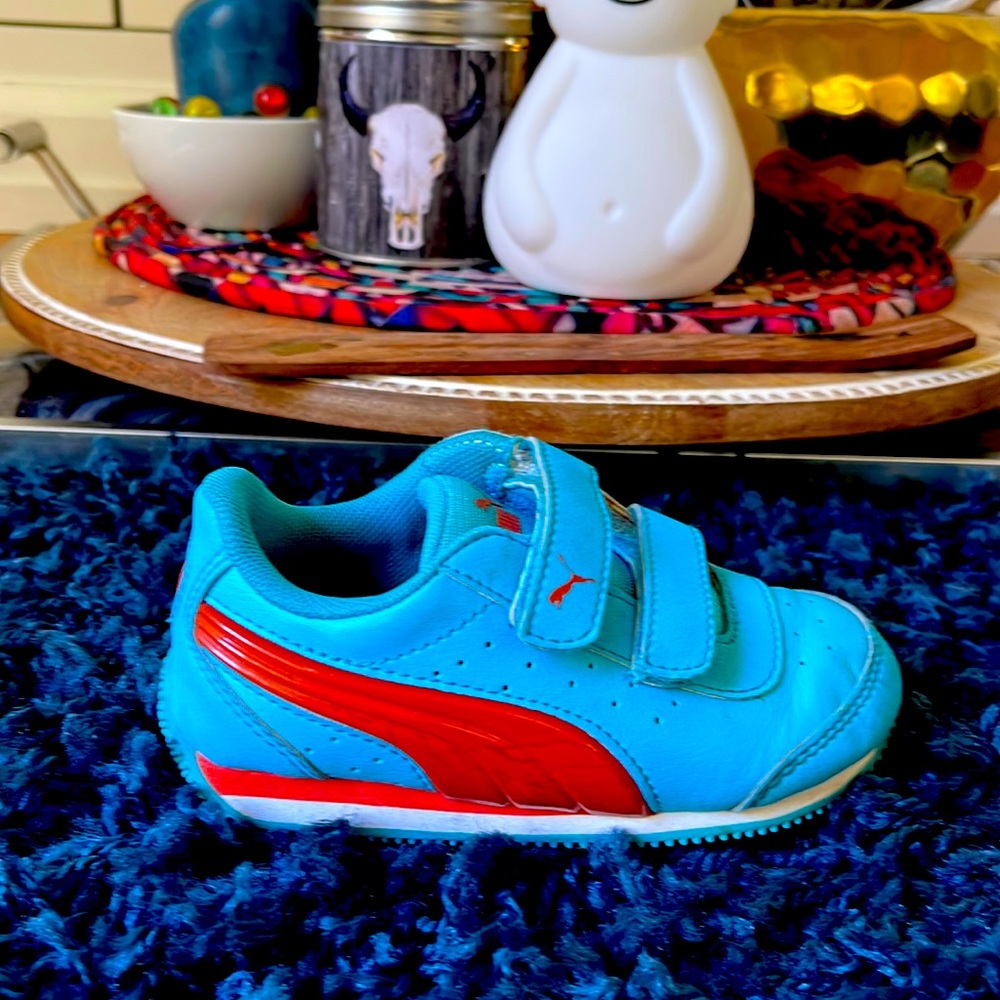 Boys Teal and Orange Velcro Pumas